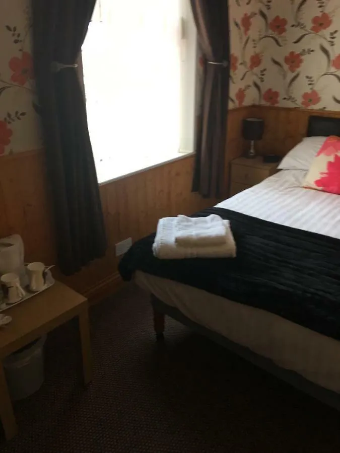 Kingscliff Bed & Breakfast Blackpool 4*,  United Kingdom