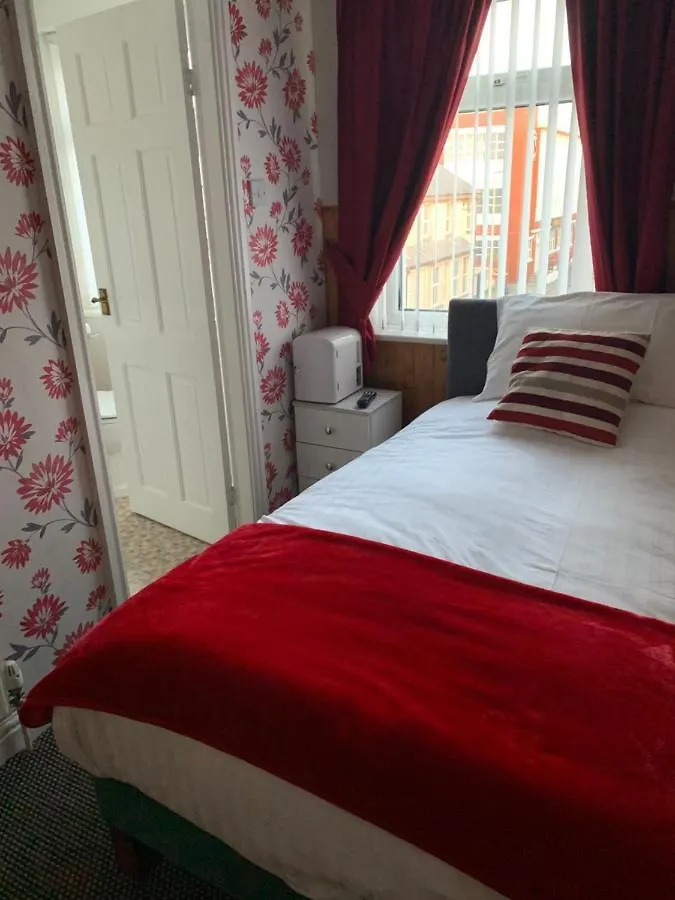 Kingscliff Bed and Breakfast Blackpool 4*,